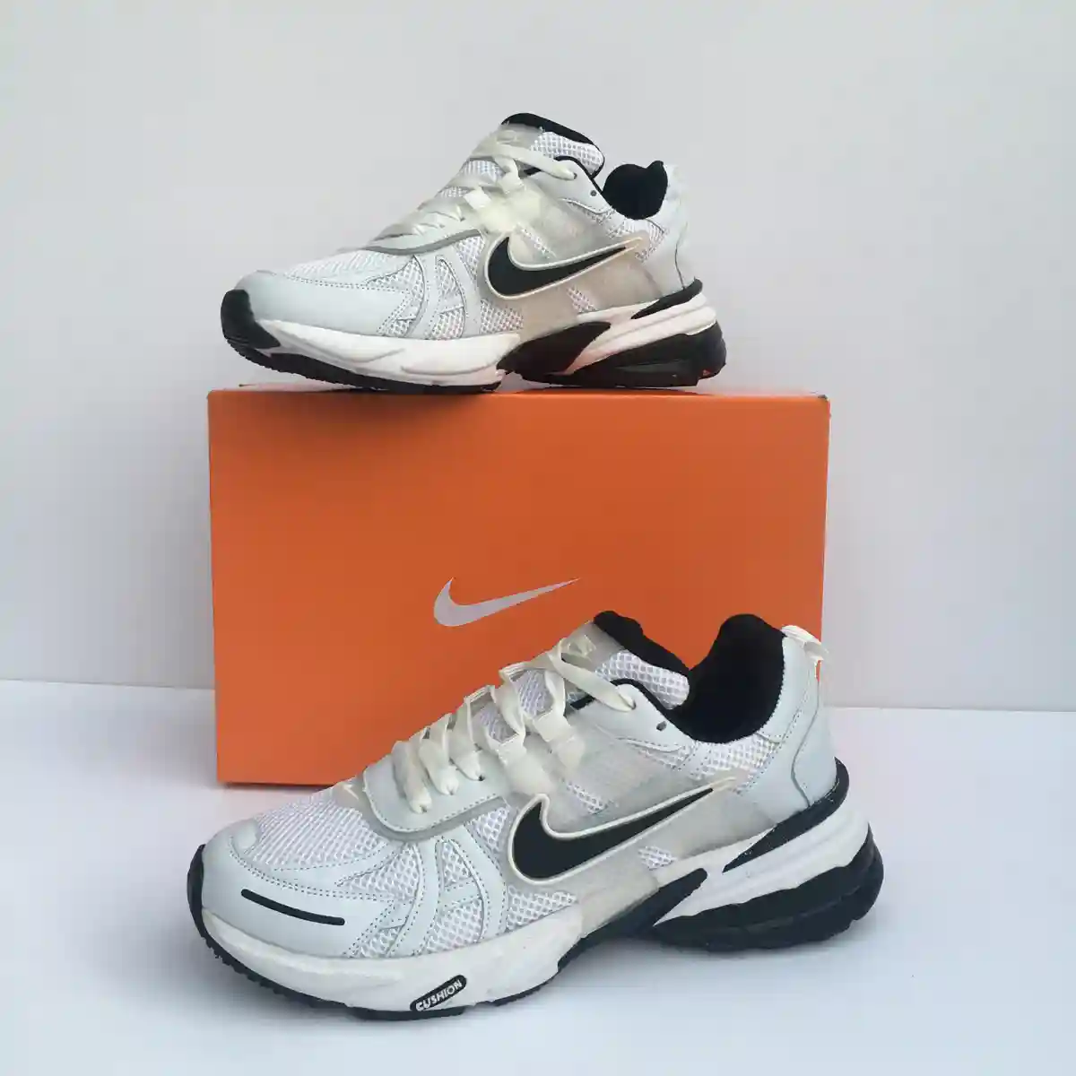 کتونی نایک  NIKE v2k سفید مشکی کد 197
